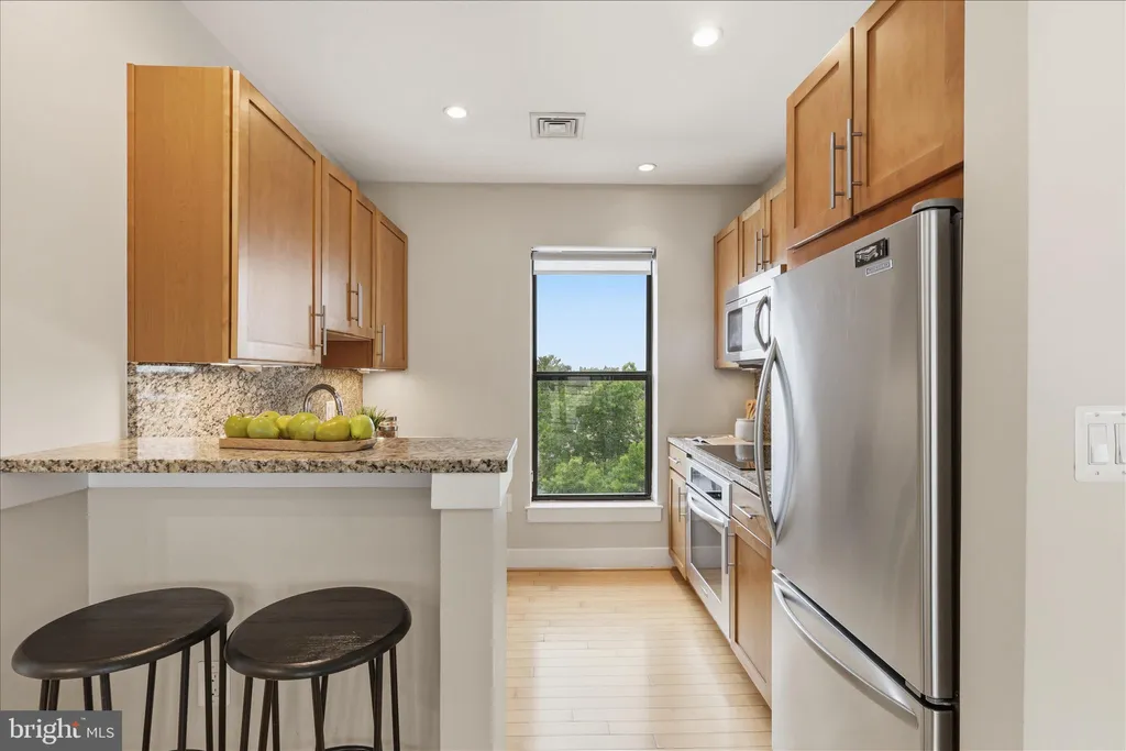 Additional image 9 of 5201 Wisconsin Avenue NW Unit 406, Washington, DC 20015