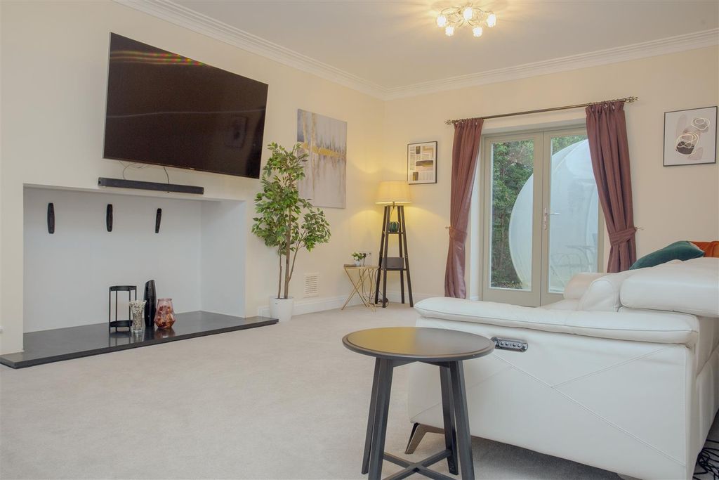 Additional image 9 of 5 bed detached house for saleVawser Crescent, Peterborough PE3