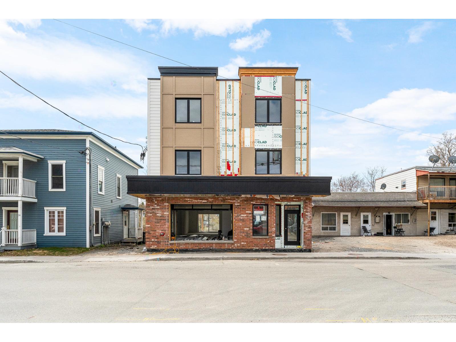 46 Rue Principale E.