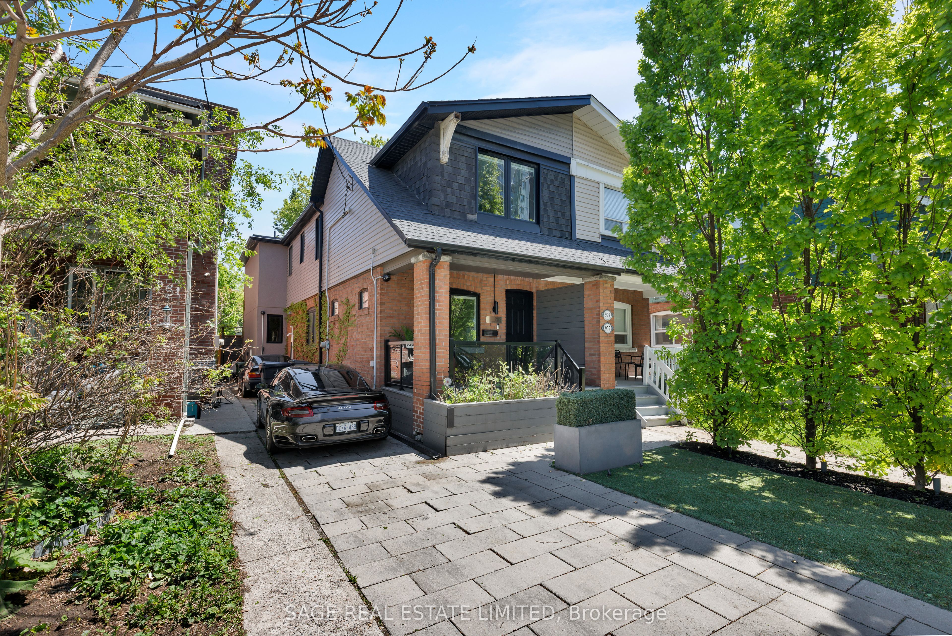 979 Broadview Avenue, Toronto, ON, M4K 2R9