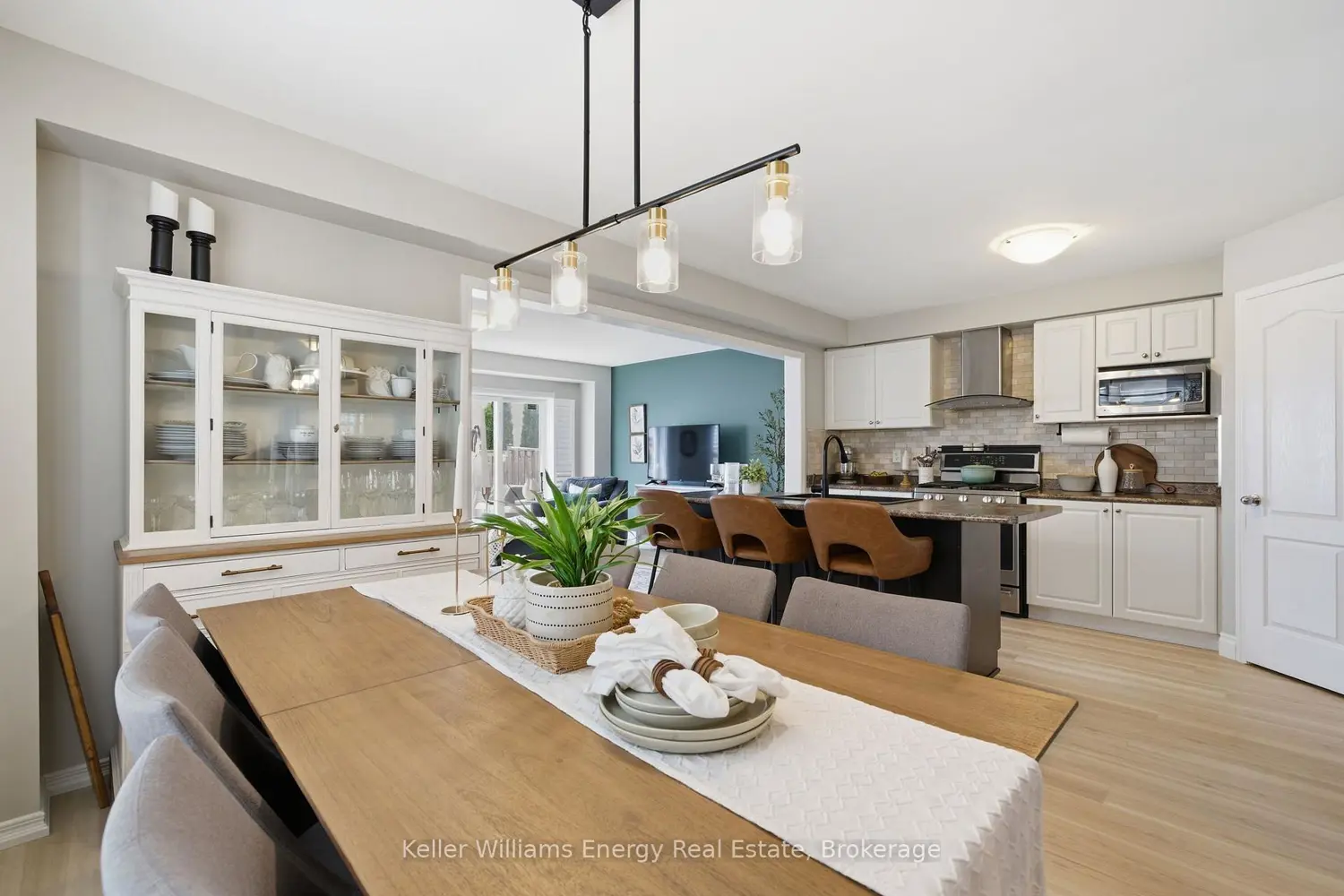 Additional image 7 of 1640 Grandview Street 15