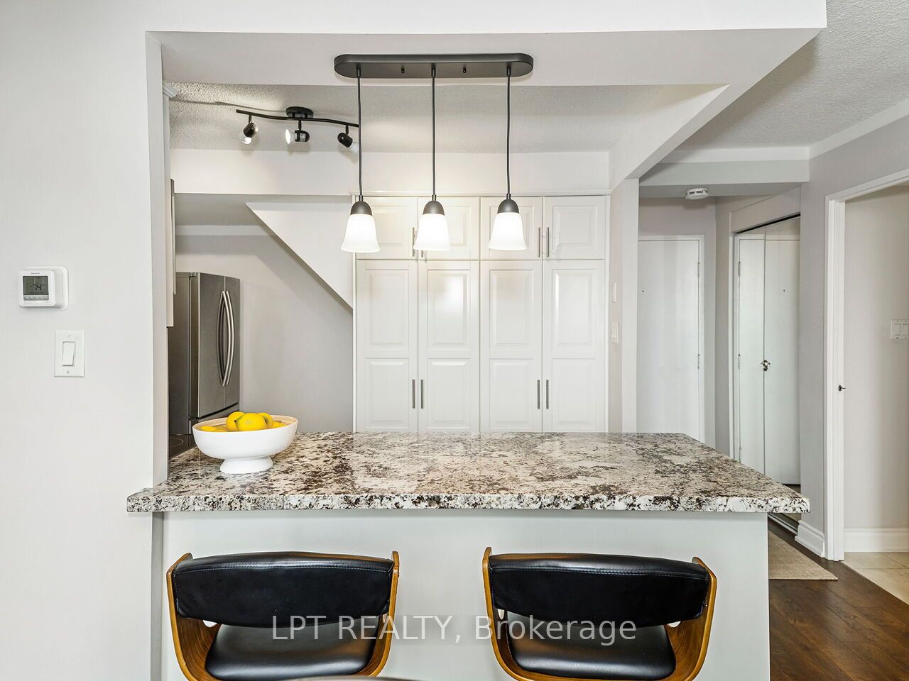 Additional image 4 of 534-1300 Marlborough Court, Oakville, ON, L6H 2S2