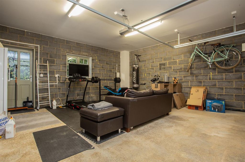 Additional image 36 of 5 bed detached house for saleVawser Crescent, Peterborough PE3