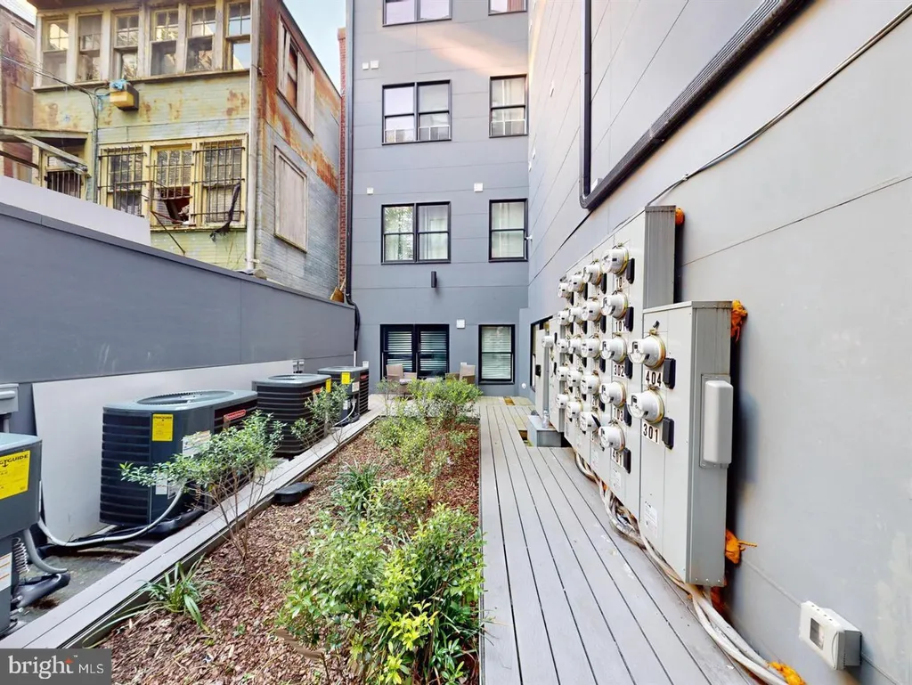 927 Kennedy Street NW Unit 303, Washington, DC 20011