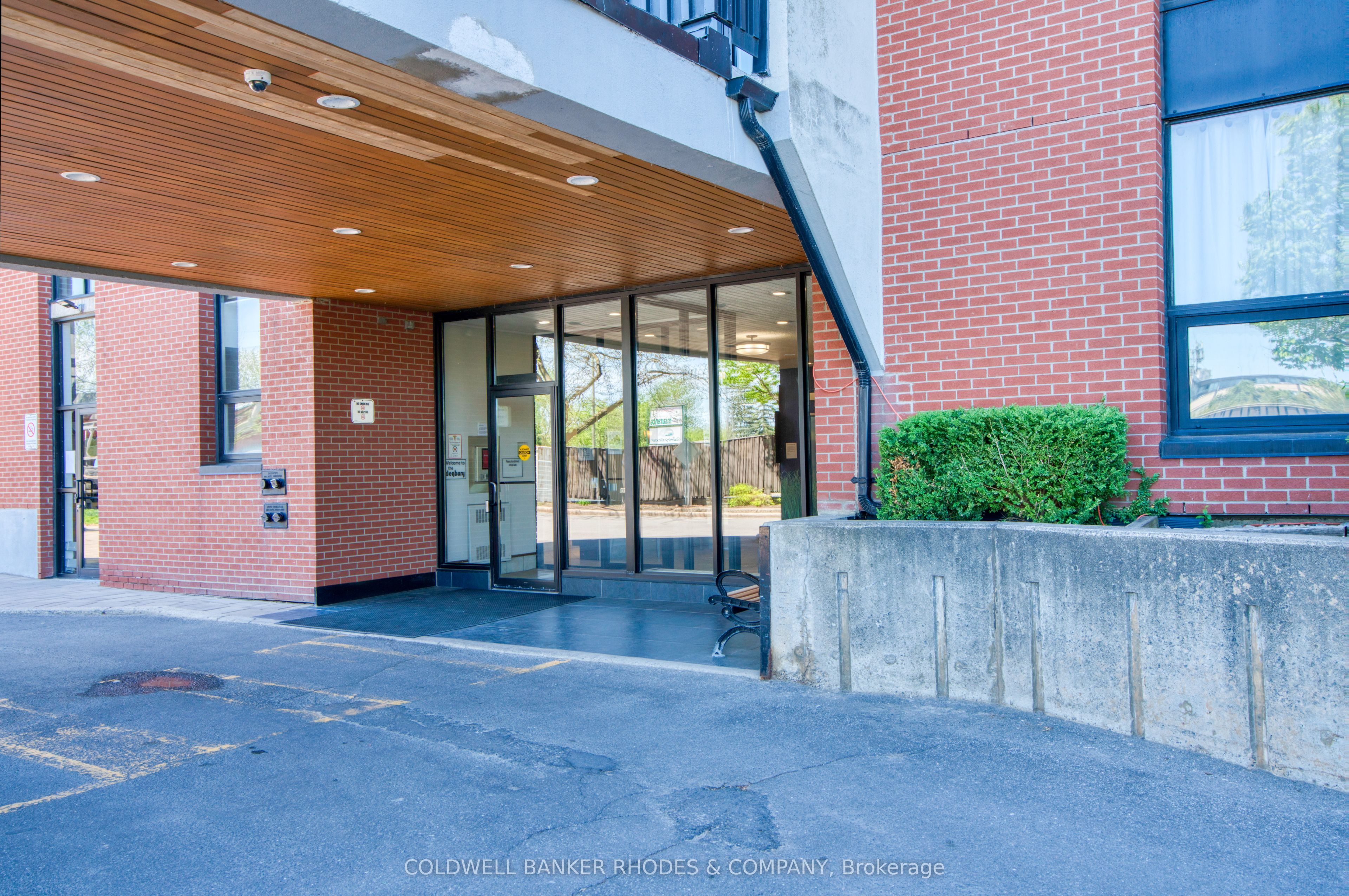 Additional image 2 of 303-2951 Riverside Drive, Ottawa, ON, K1V 8W6
