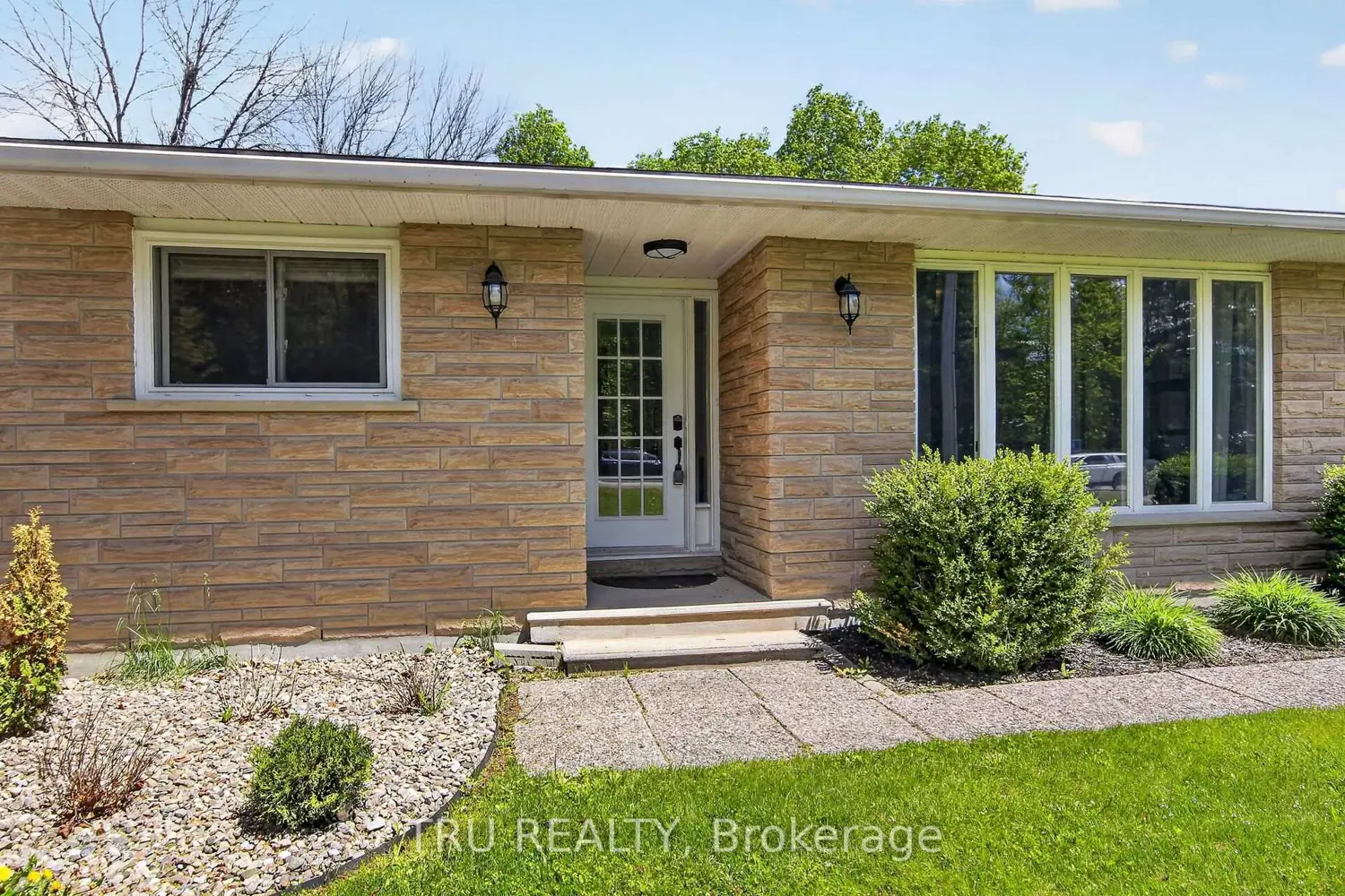 3910 Highland Road photo 2