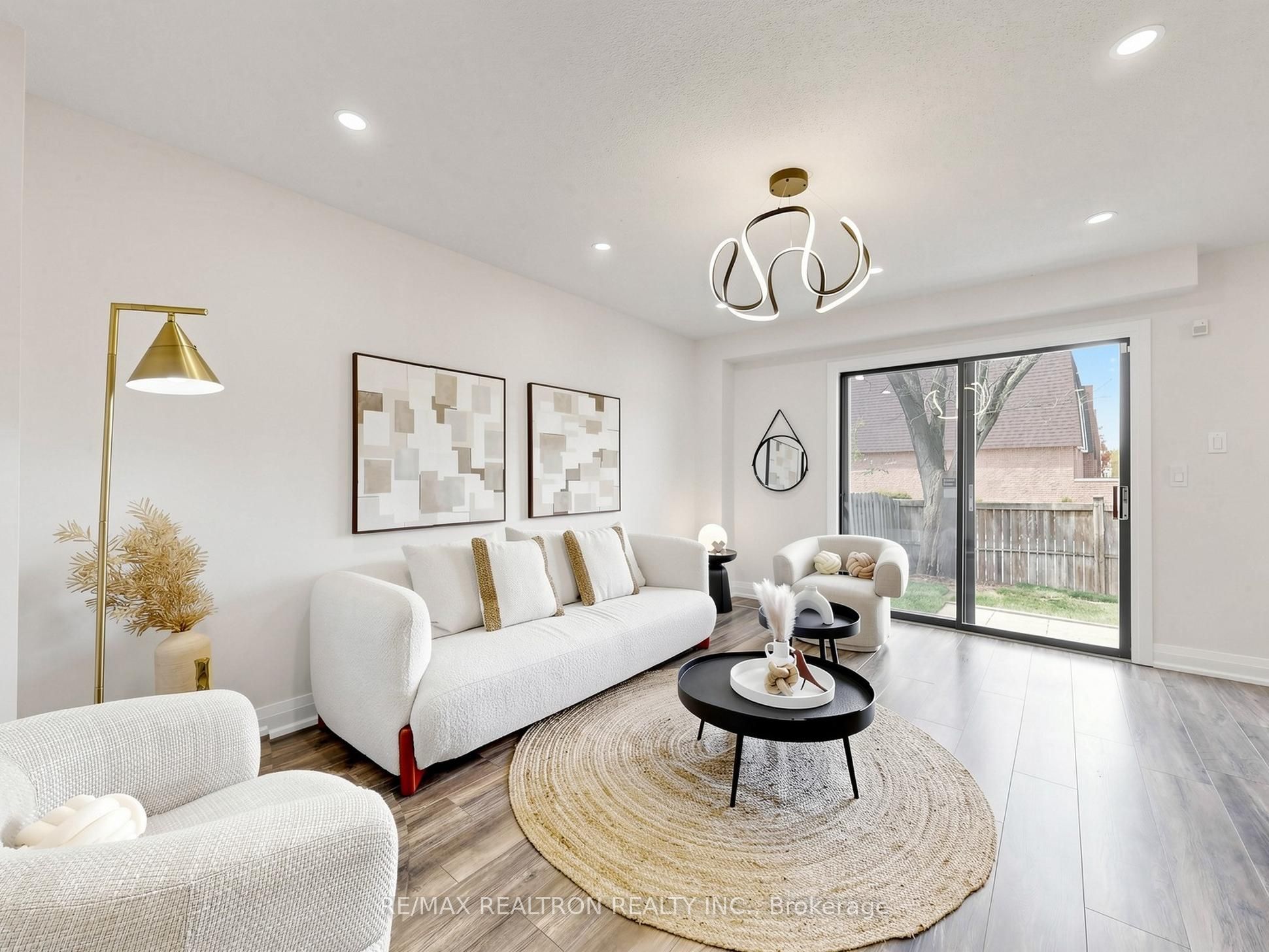 Additional image 2 of 16 Foxglove Court, Markham, ON, L3R 3Y3