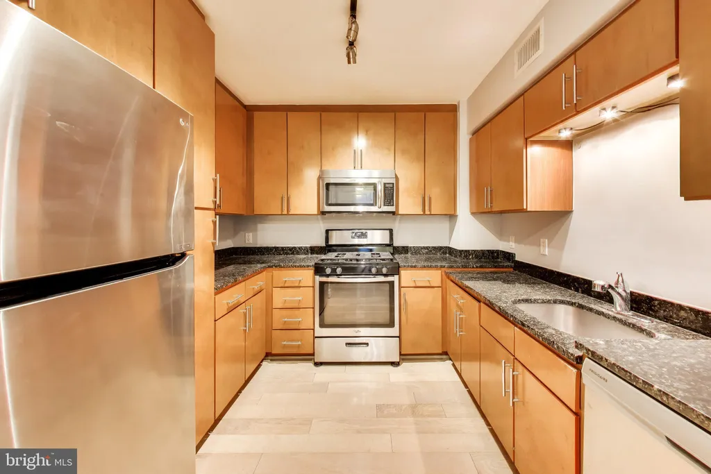 Additional image 11 of 915 E Street NW Unit 414, Washington, DC 20004