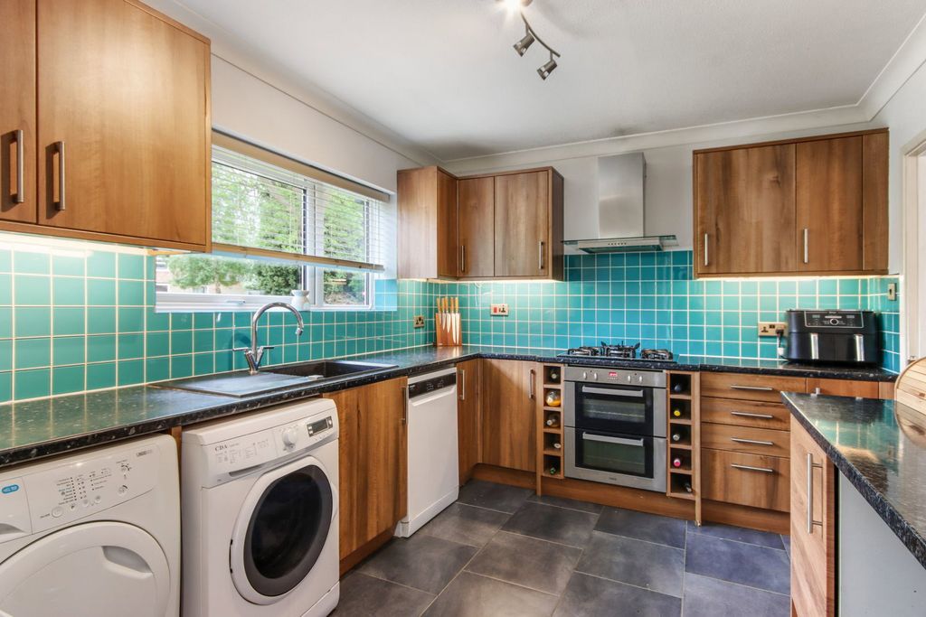 Additional image 6 of 4 bed link detached house for saleManor Forstal, New Ash Green, Longfield DA3