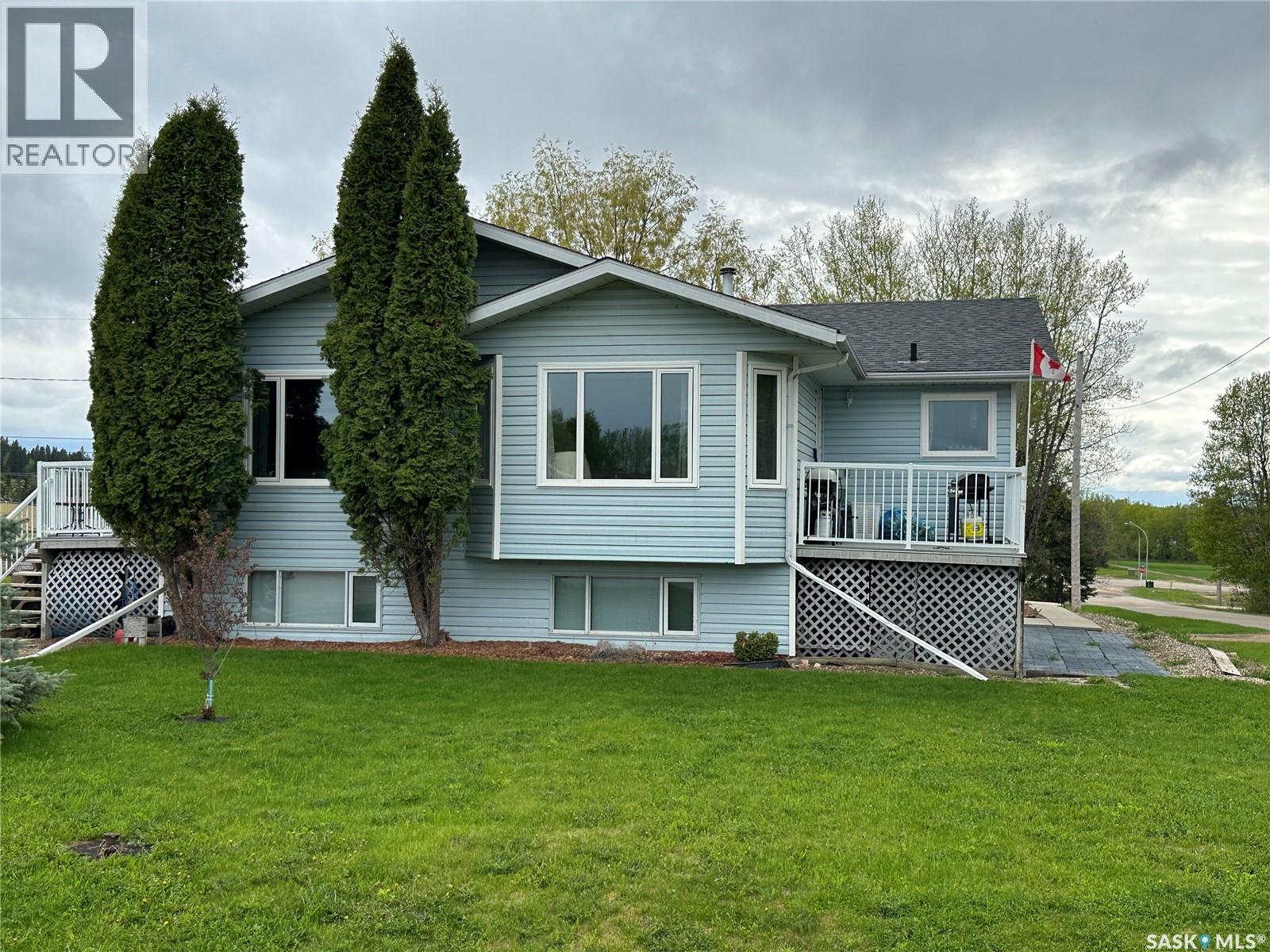 228 6th AVENUE N
