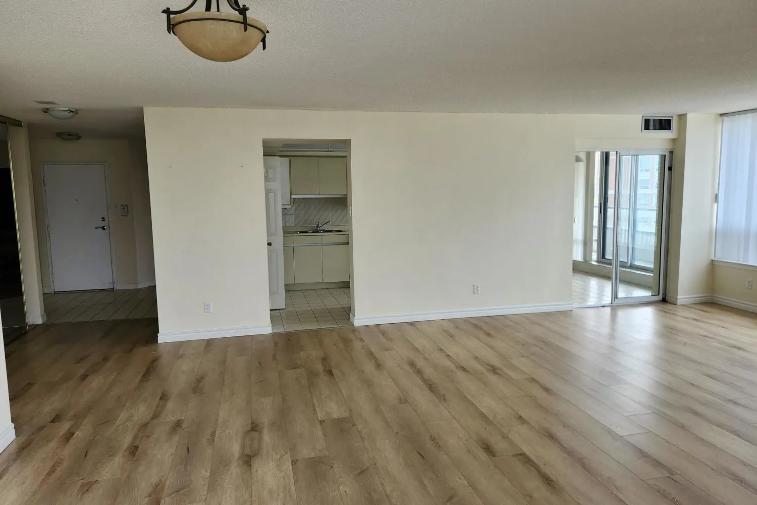 Additional image 12 of 120 Promenade Circle 910