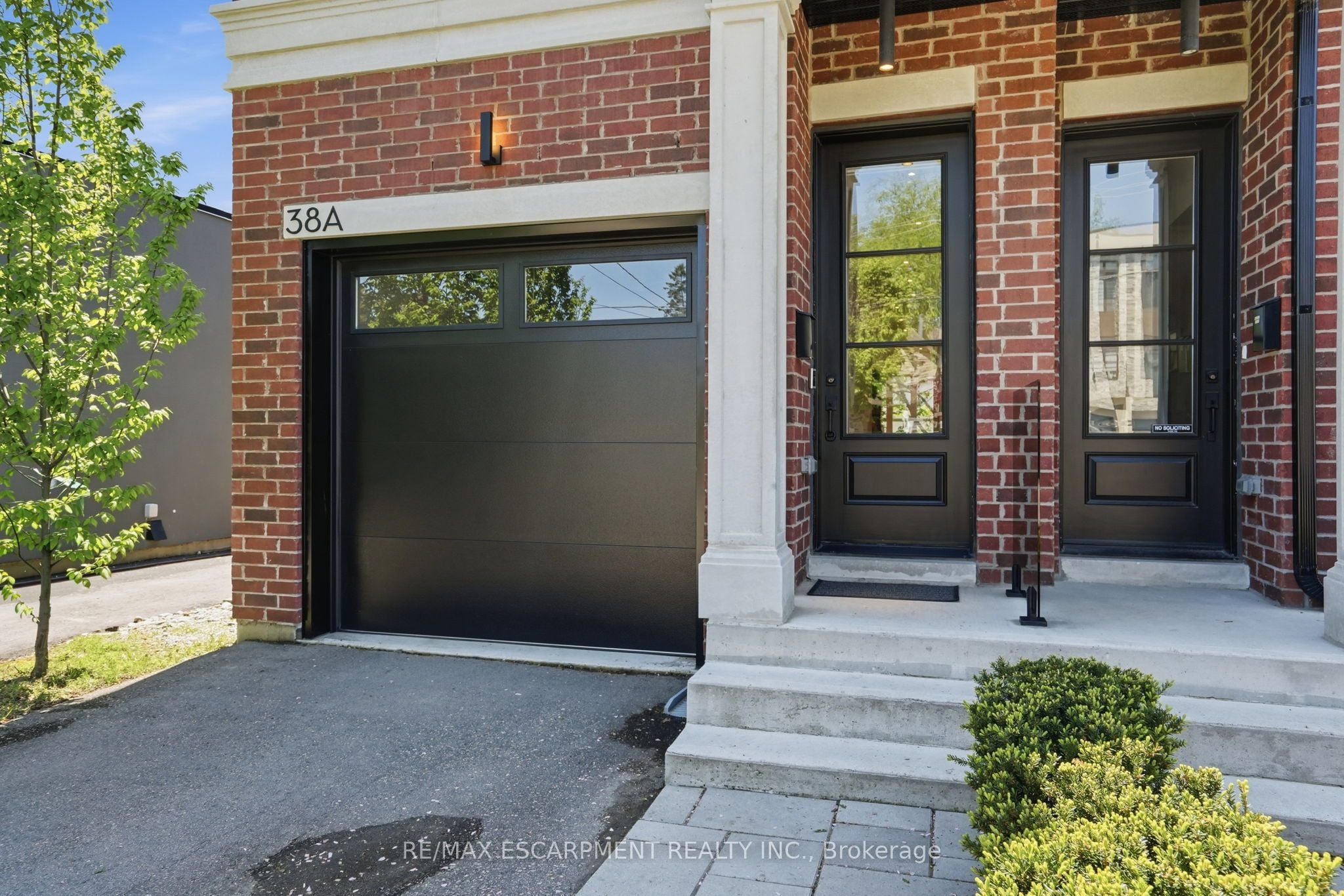 Additional image 2 of 38A Maple Avenue N, Mississauga, ON, L5H 2S1