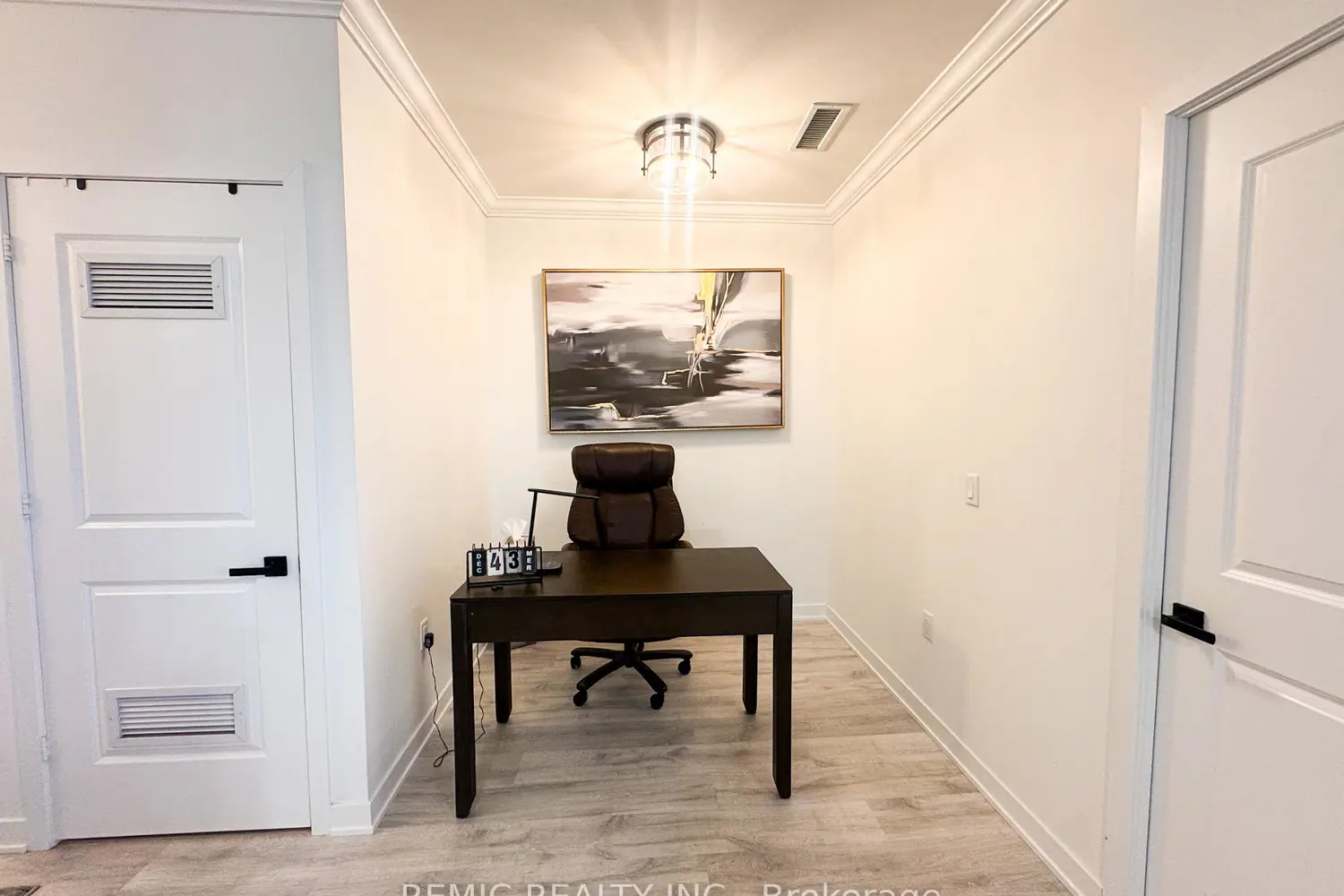Additional image 5 of 4655 Metcalfe Avenue 2207