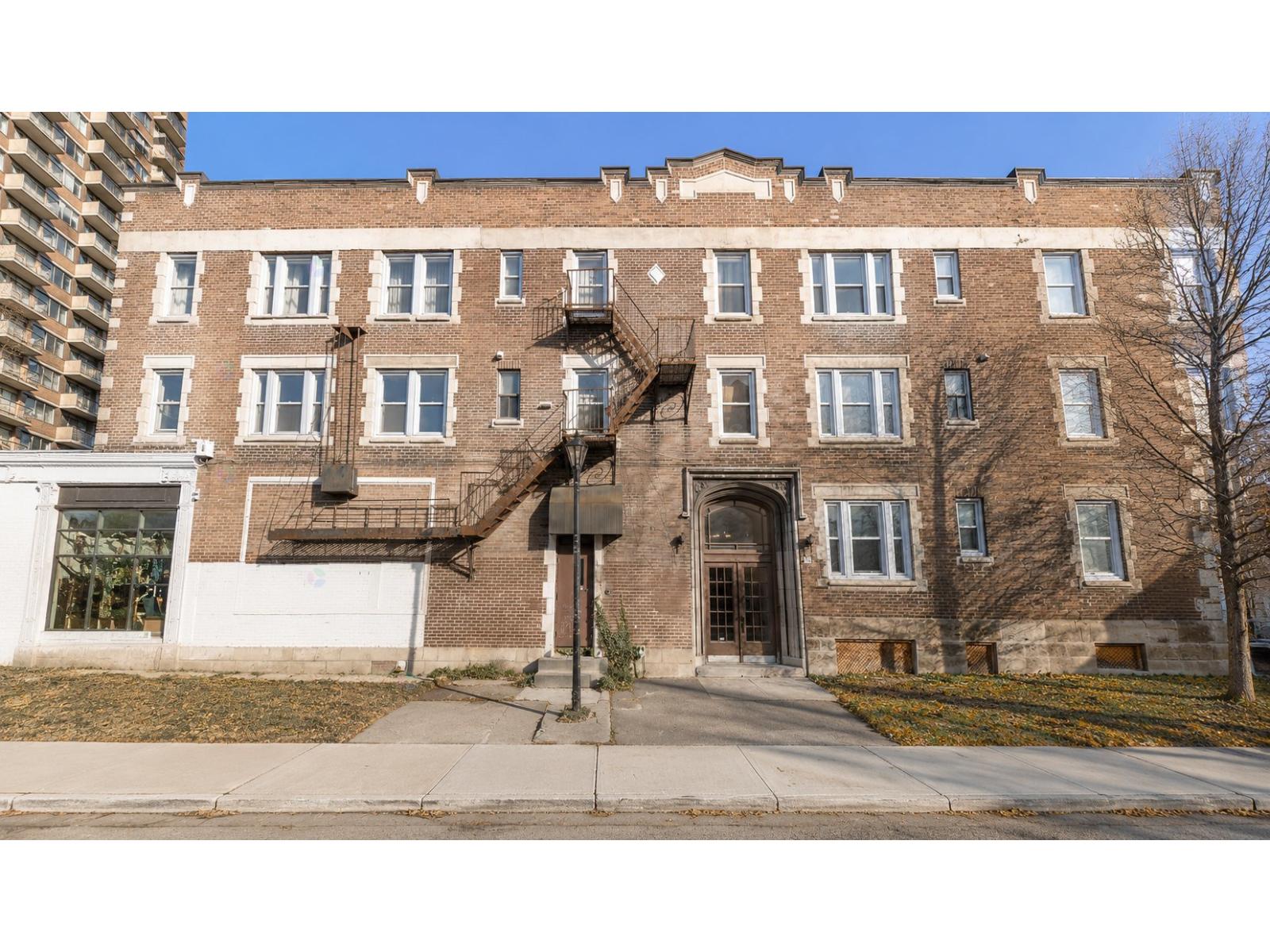 4267 Av. Old Orchard