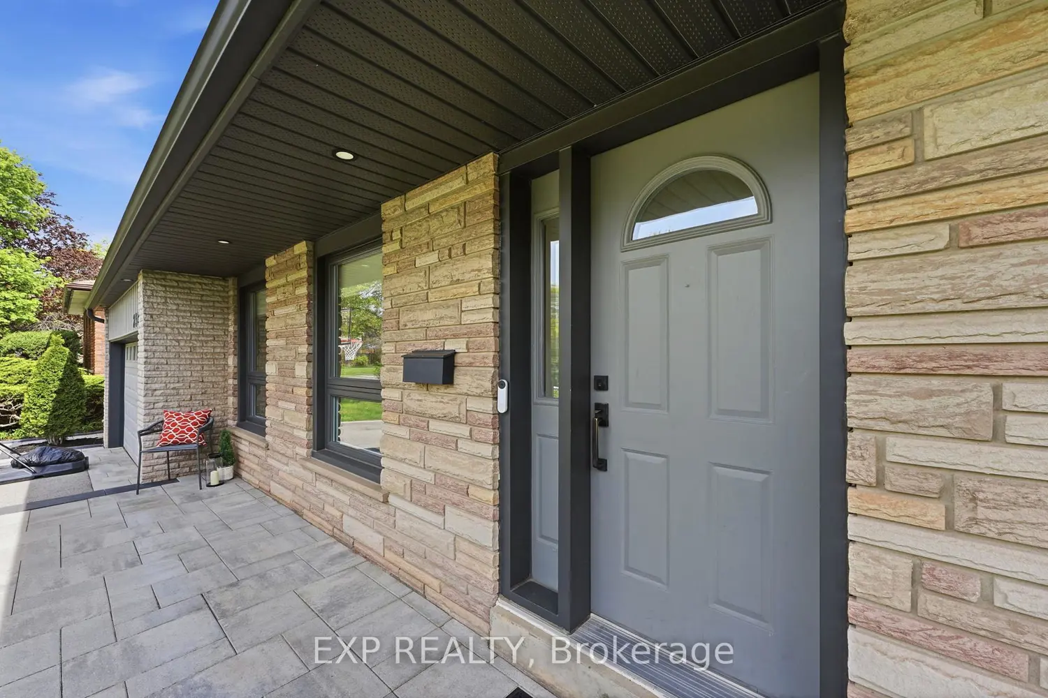 Additional image 5 of 2504 Yarmouth Crescent