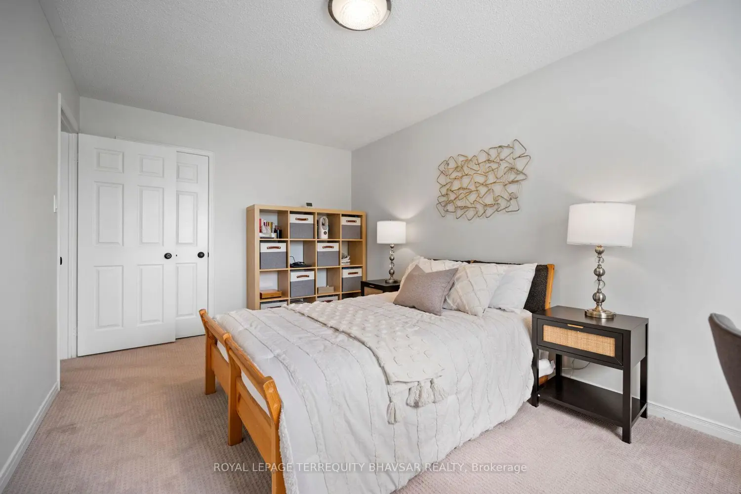 Additional image 8 of 2470 Strathmore Crescent