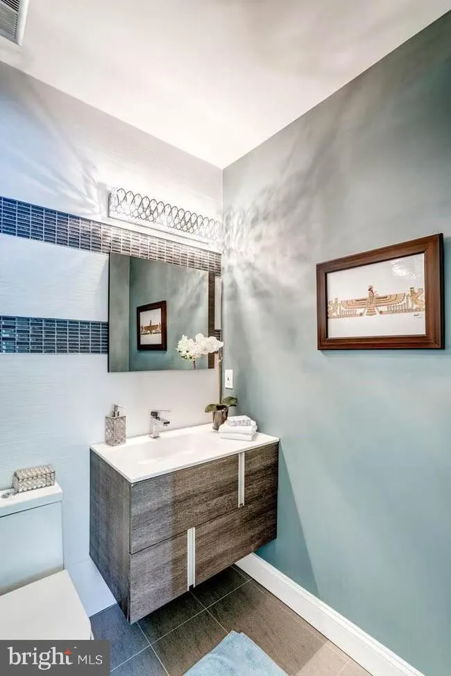 Additional image 58 of 3233 Sutton Place NW Unit A, Washington, DC 20016