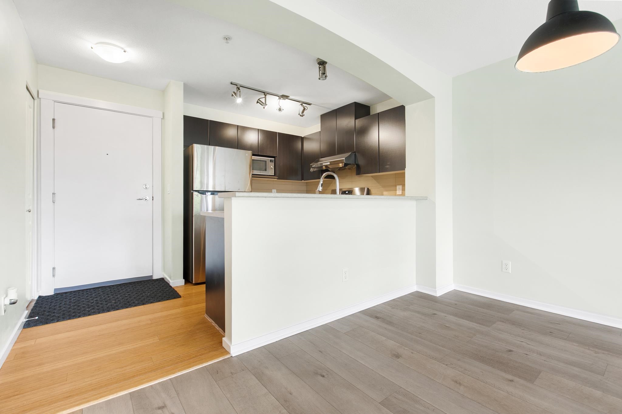 Additional image 4 of 401-9319 University Crescent, Burnaby, BC, V5A 4Y5