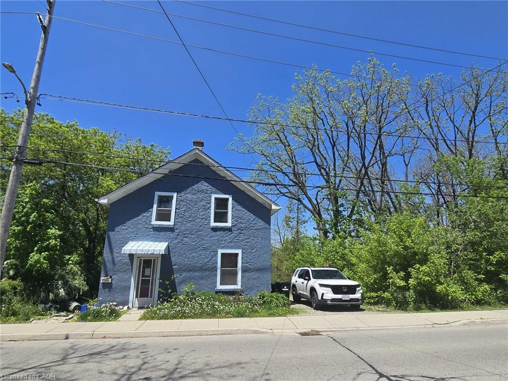 197 Queen Street E, Cambridge, ON, N3C 2B3