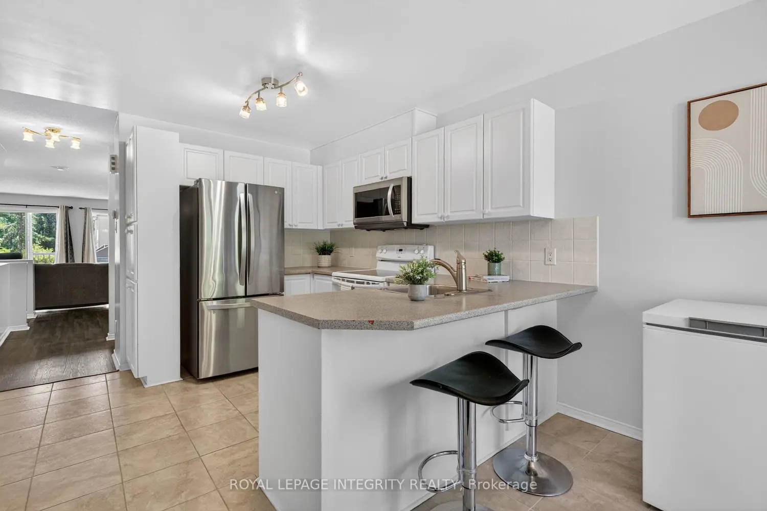 256 Cresthaven Drive photo 3
