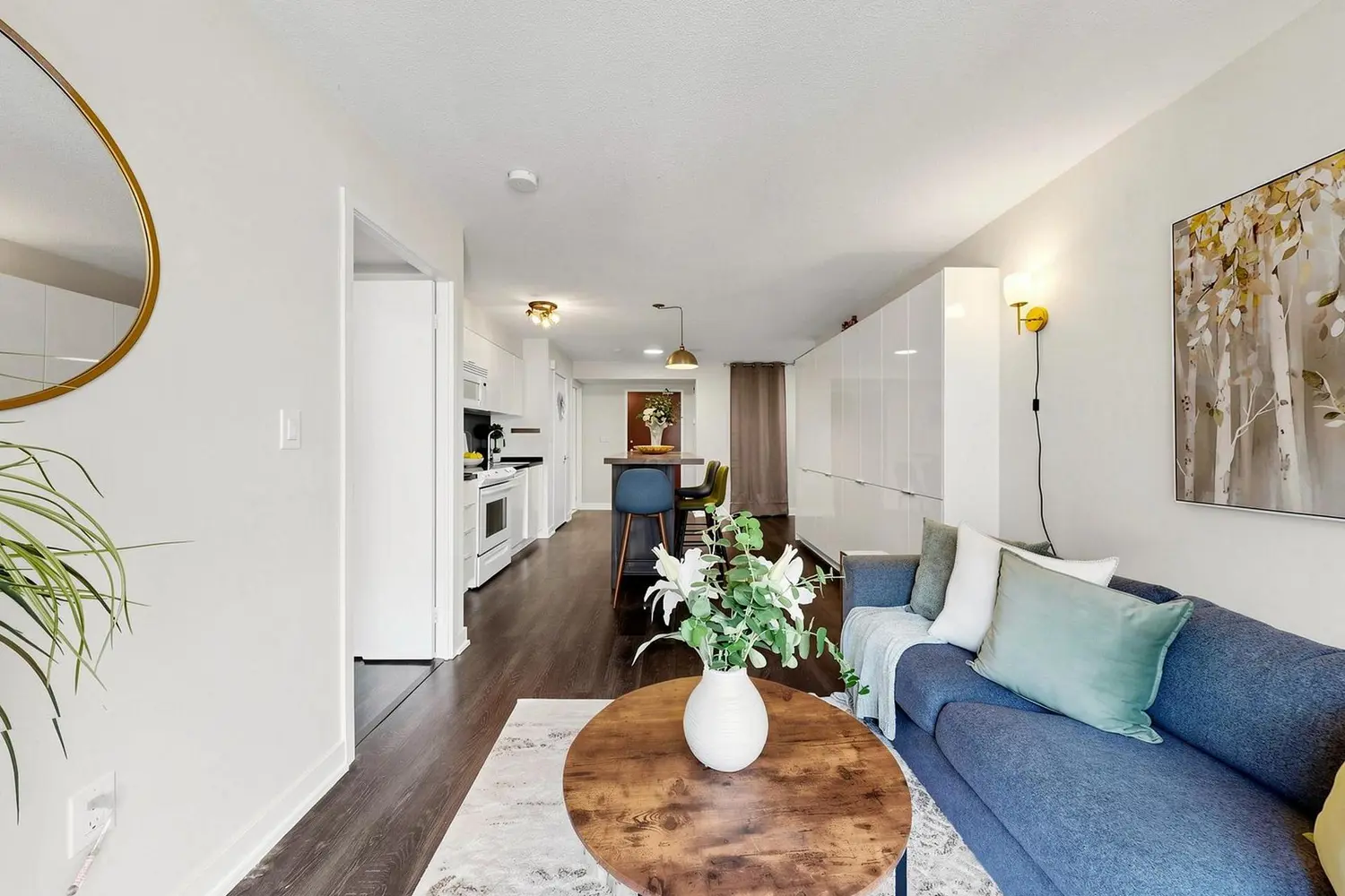 10 Capreol Court 529 photo 5