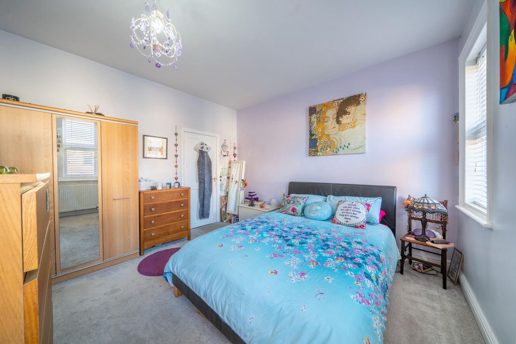 Additional image 13 of 4 bed semi-detached house for saleHardwick Grove, West Bridgford NG2