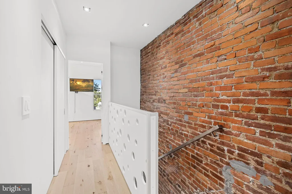 Additional image 9 of 619 10th Street NE, Washington, DC 20002