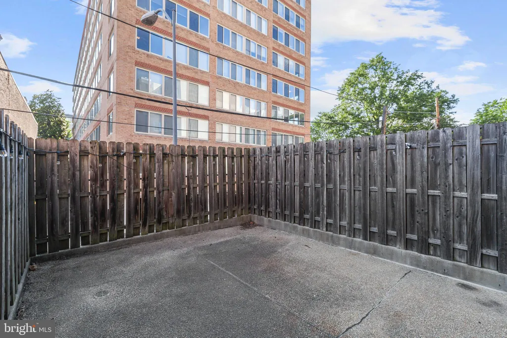 Additional image 22 of 900 24th Street NW Unit K, Washington, DC 20037