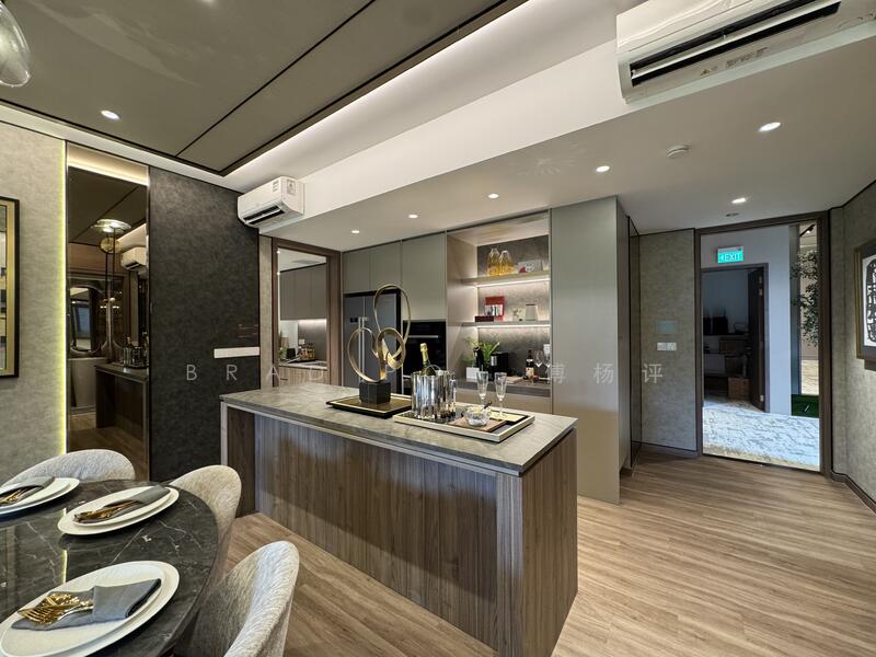 12 Clementi Avenue 1 photo 2