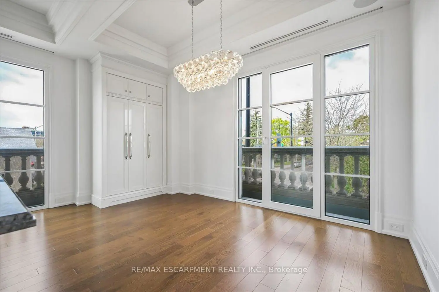 Additional image 13 of 300 Randall Street 211