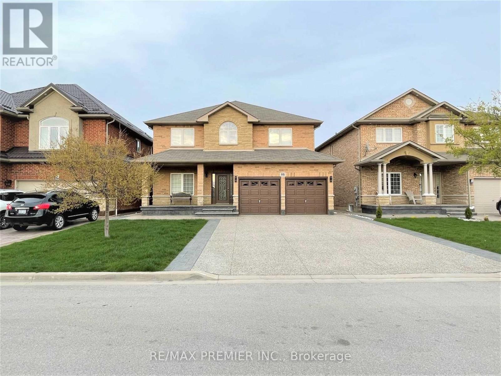 88 SUNDANCE CRESCENT