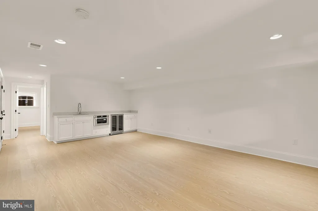 Additional image 32 of 1010 I Street NE, Washington, DC 20002