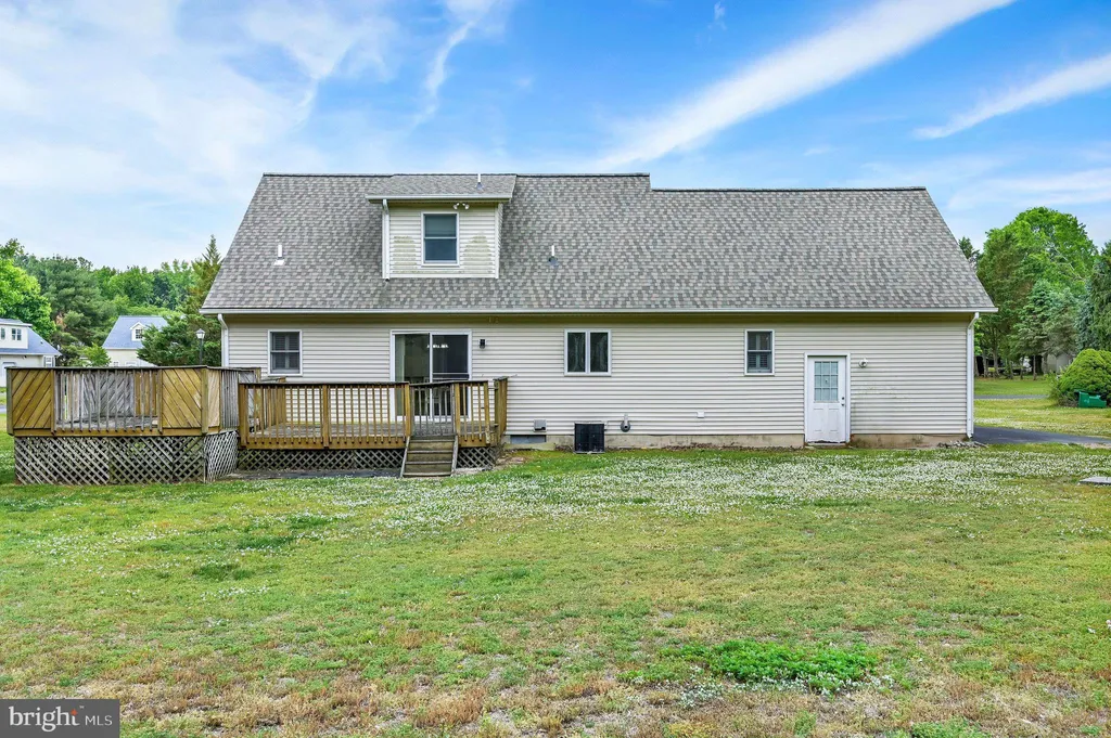 13 Springwood Drive, Dover, DE 19904
