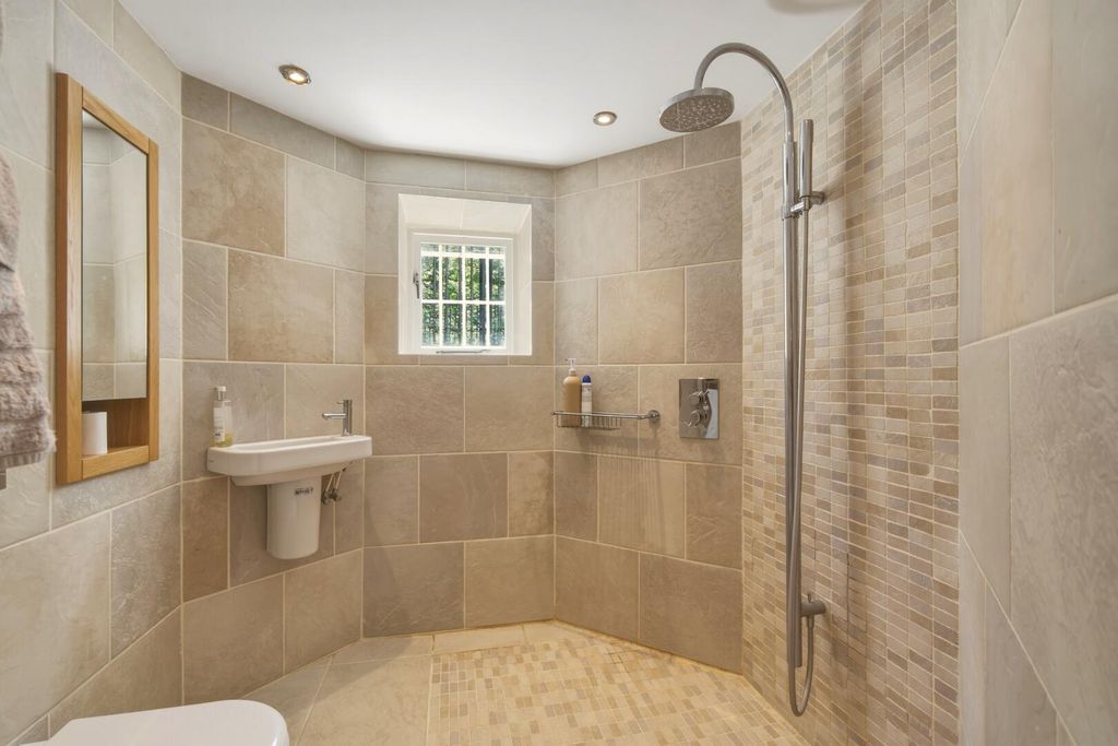 Additional image 21 of 3 bed flat for saleNewcastle Drive, The Park NG7