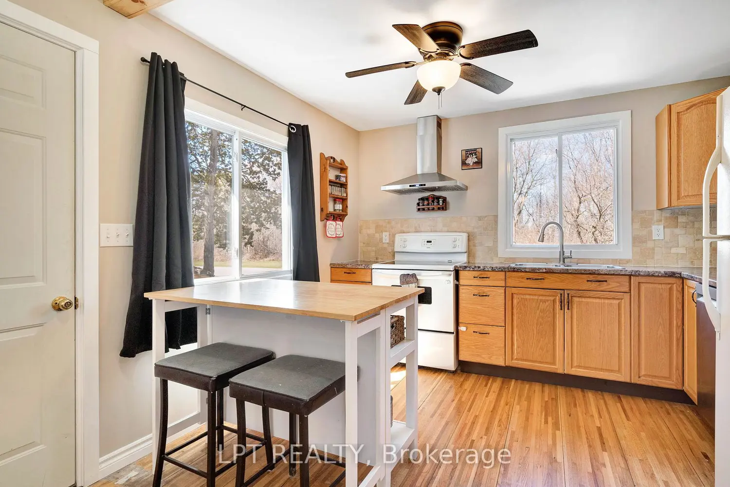 Additional image 9 of 198 Munroe Street