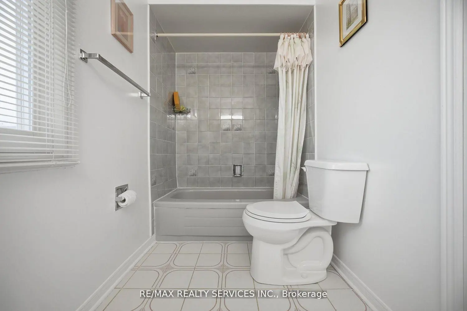 Additional image 17 of 62 Fernbrook Crescent