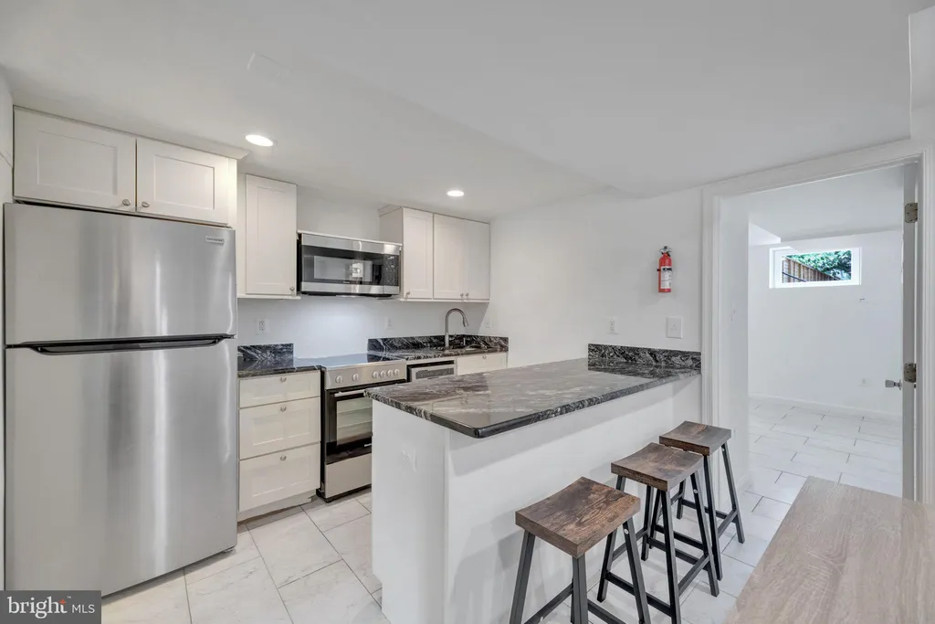 Additional image 40 of 424 19th Street NE, Washington, DC 20002