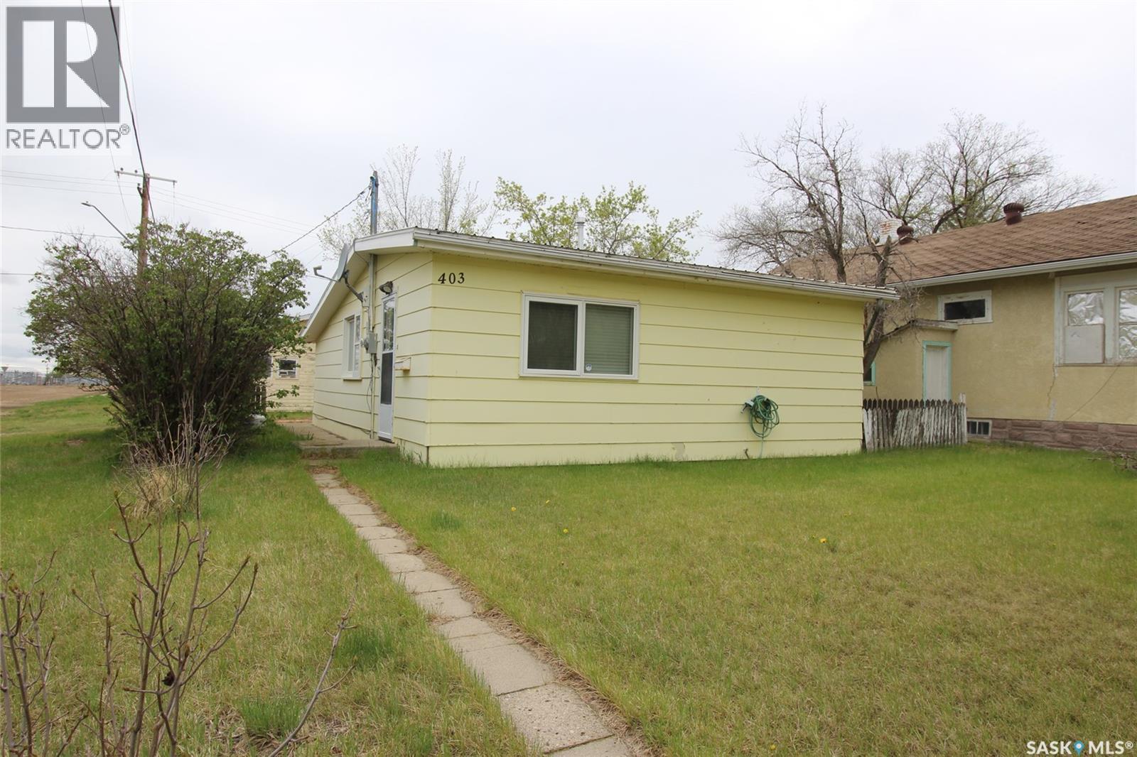 403 4th STREET W