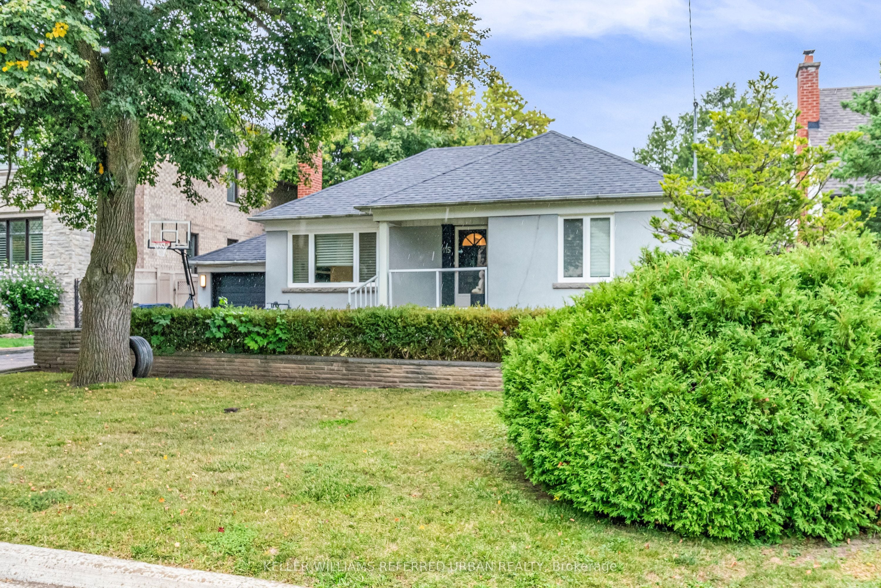 115 Ashbourne Drive, Toronto, ON, M9B 4H9