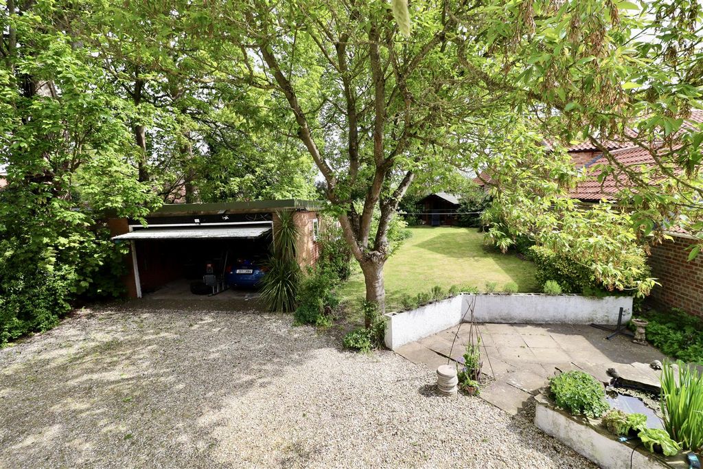 Additional image 2 of 4 bed detached house for saleYork Road, Shiptonthorpe, York YO43