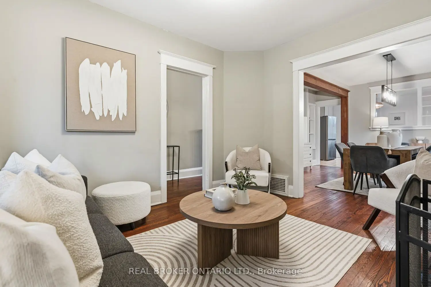136 Blantyre Avenue photo 2