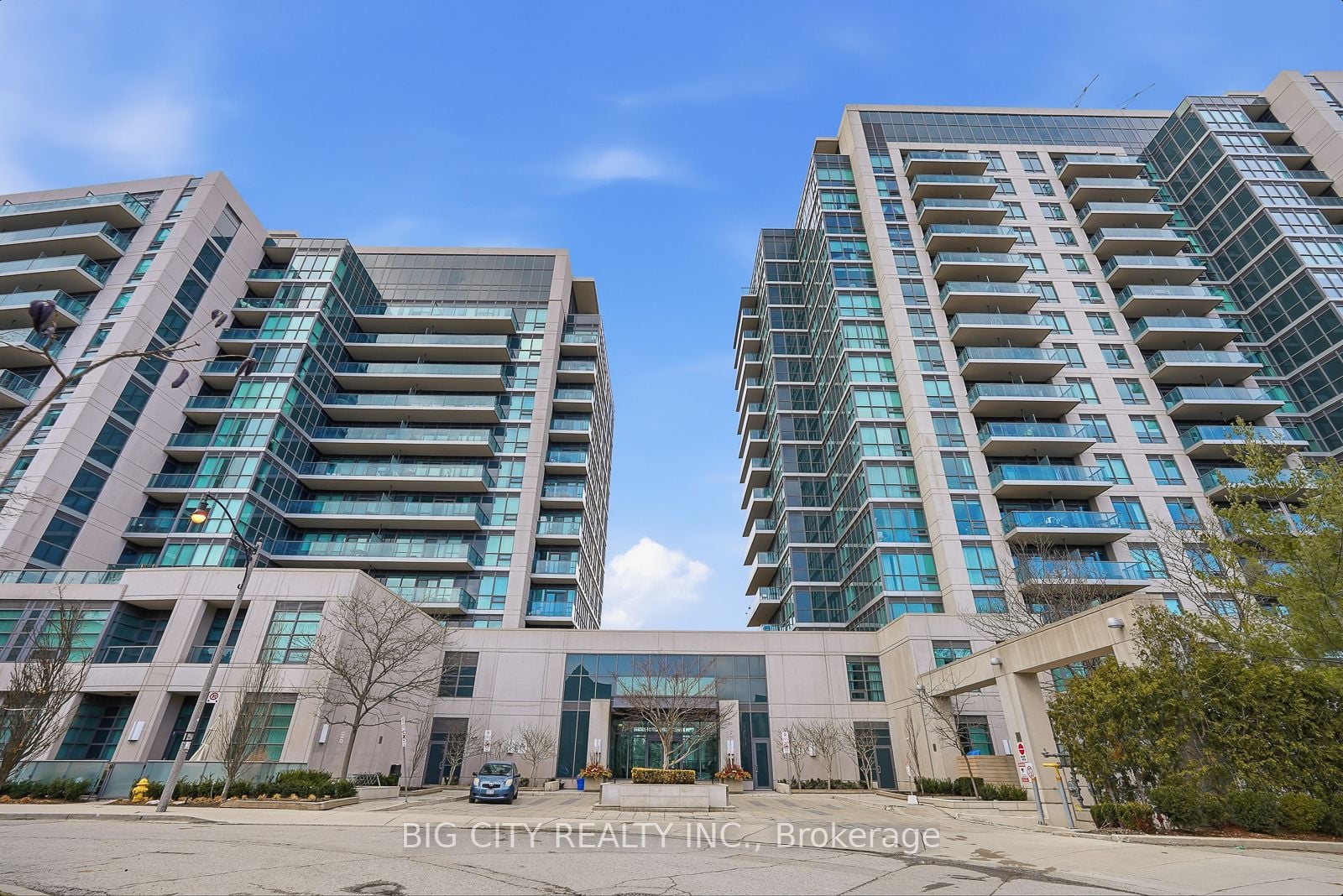 403-35 Brian Peck Crescent, Toronto, ON, M4G 0A5