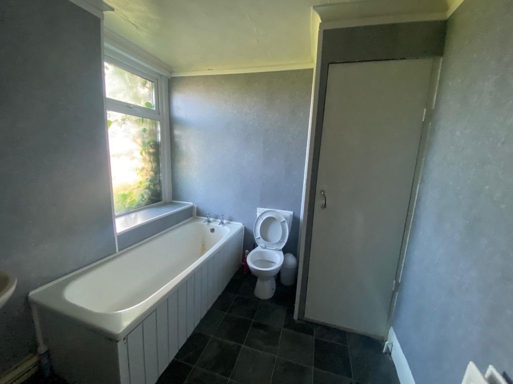Additional image 6 of 2 bed flat for saleWindsor Road, Neath, Neath Port Talbot. SA11