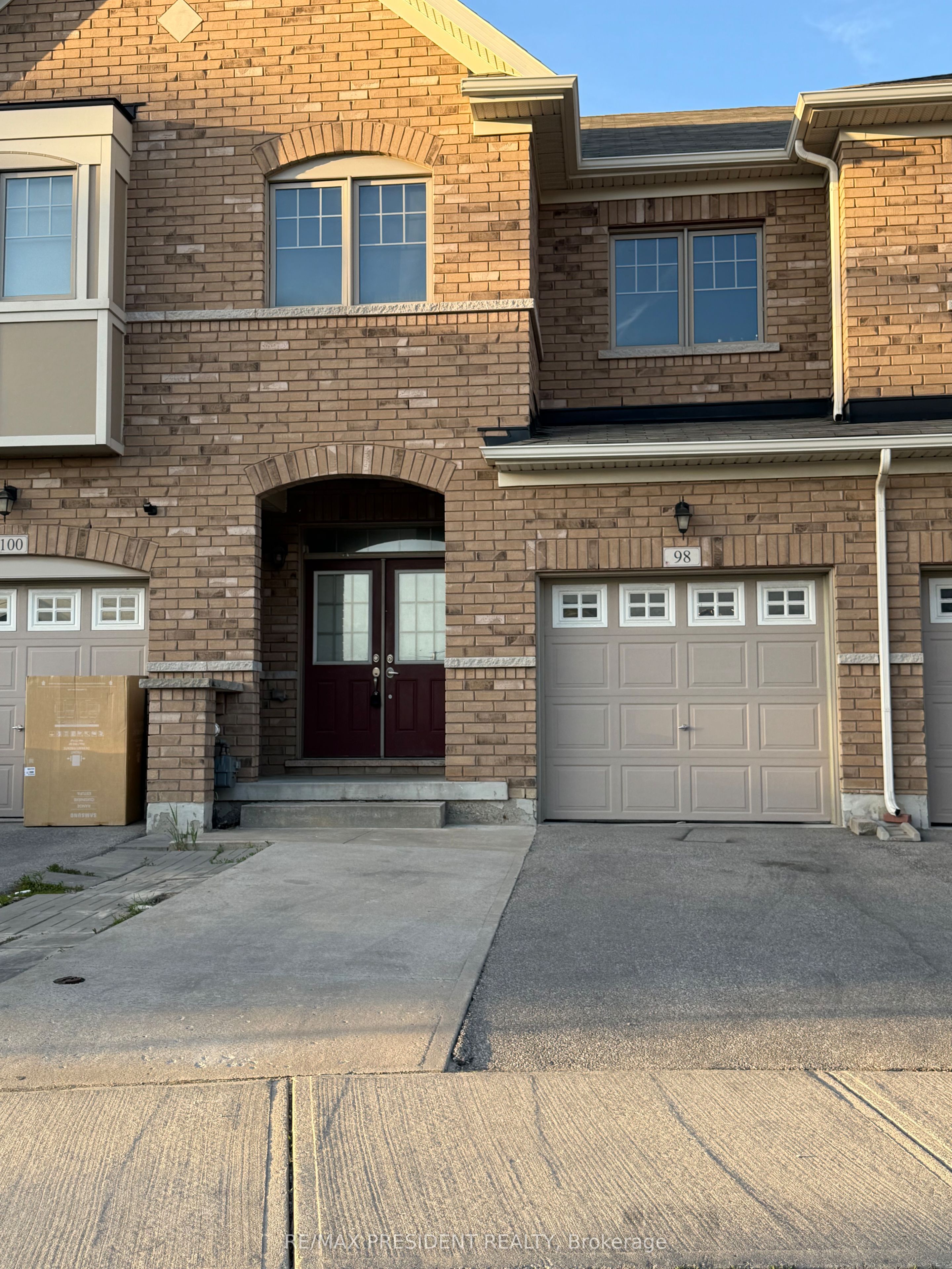 98 Davenfield Circle E, Brampton, ON, L6P 4M1