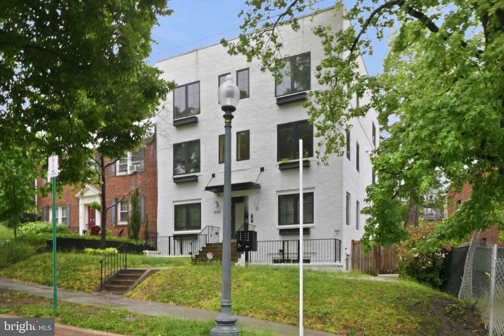 2642 39th Street NW Unit 6, Washington, DC 20007