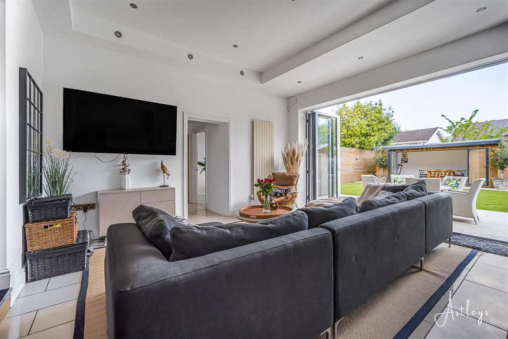 Additional image 19 of 5 bed detached house for saleSouthward Lane, Langland, Swansea SA3