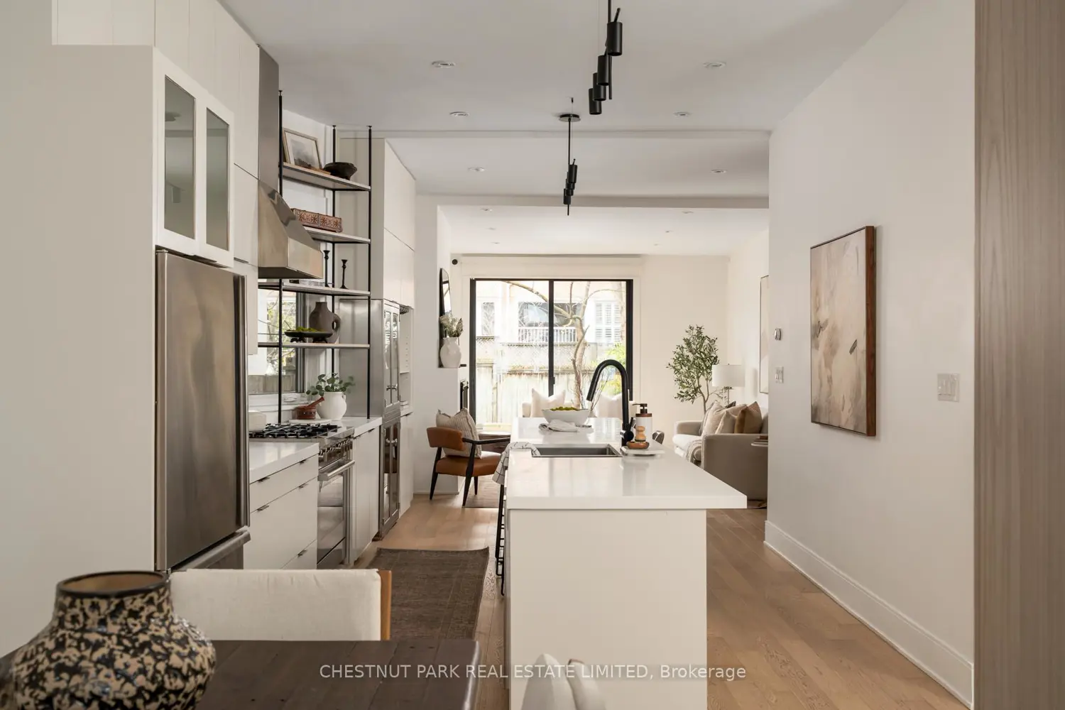 14 Wellesley Avenue photo 3