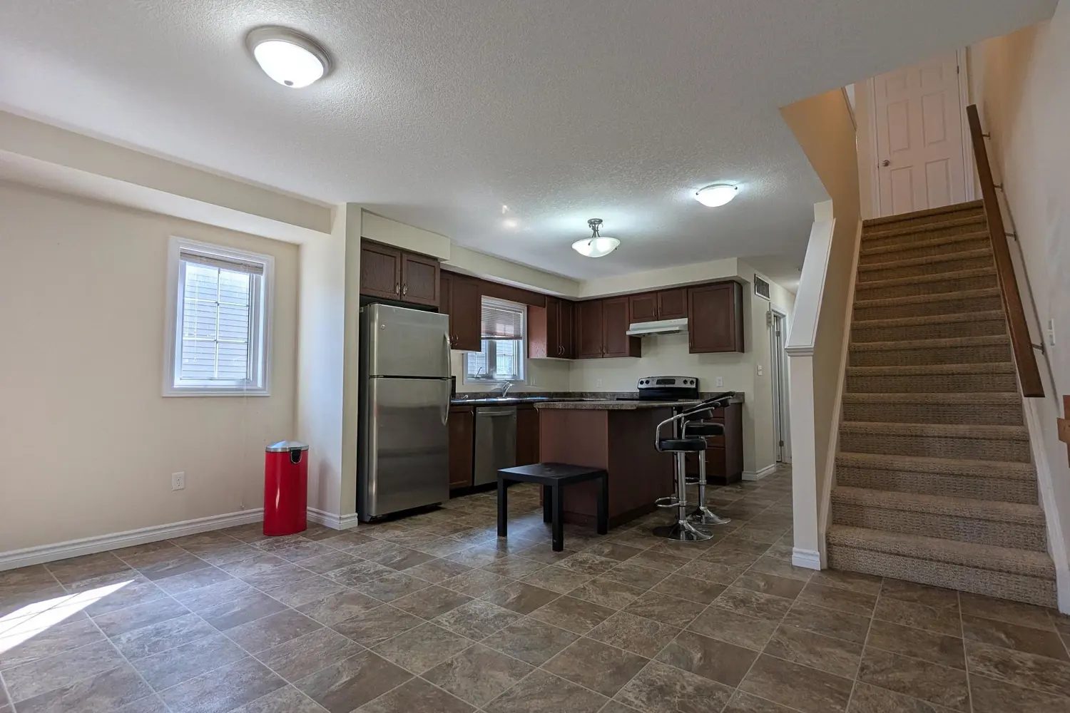 Additional image 3 of 931 Glasgow Street 27B