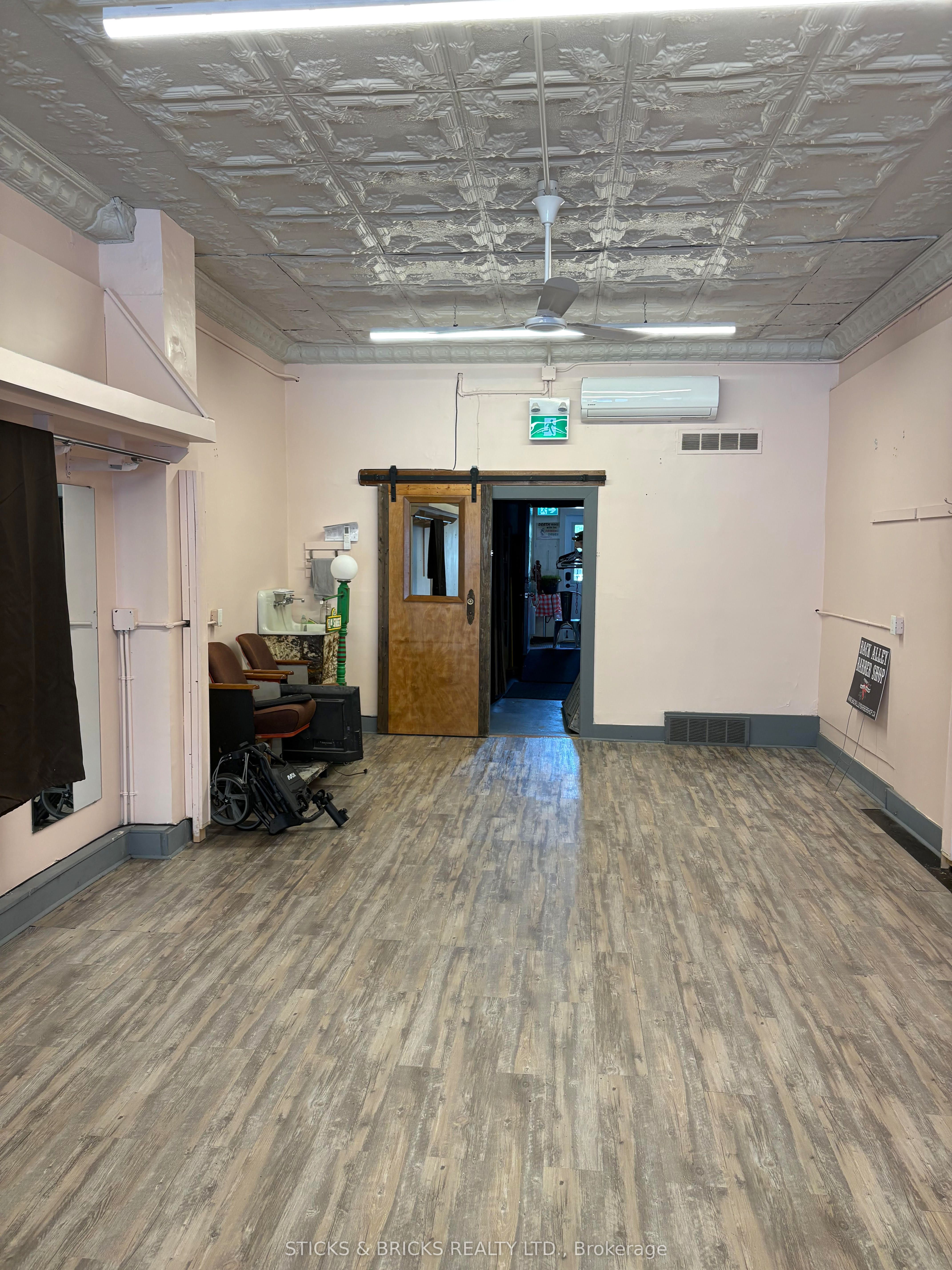 Additional image 3 of 4411 Queen Street, Niagara Falls, ON, L2E 2L2