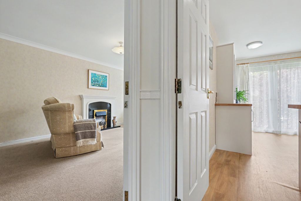 Additional image 7 of 2 bed flat for saleBeechwood Gardens, Stirling FK8
